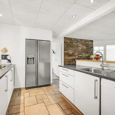 Holiday home Adia - 300m From The Sea By Interhome
