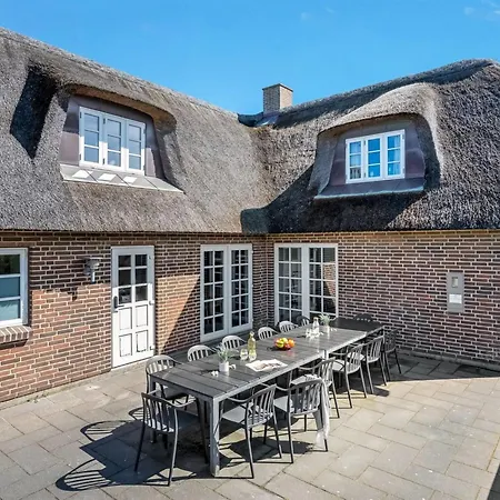 Holiday home Adia - 300m From The Sea By Interhome
